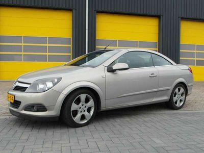 tweedehands Opel Astra Cabriolet 1.9 CDTi Cosmo Twintop