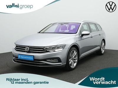 Grijs (metallic) Gebruikt 2021 VW Passat Elegance Stationwagen | € 25.700 (Eerlijke prijs)