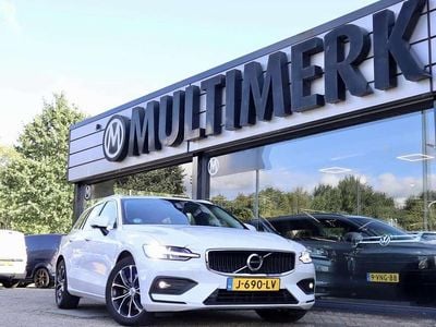 Wit Occasion 2020 Volvo V60 Business Edition Stationwagen | € 18.645 (Eerlijke prijs)
