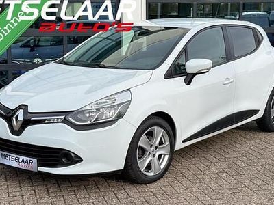 Wit Gebruikt 2014 Renault Clio IV Expression Hatchback | € 6.750 (Eerlijke prijs)