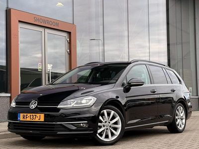 Zwart Gebruikt 2017 VW Golf VII Highline Stationwagen | € 17.845 (Eerlijke prijs)