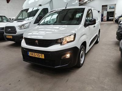 Wit Gebruikt 2021 Peugeot Partner Premium MPV | € 9.750 (Goede deal)