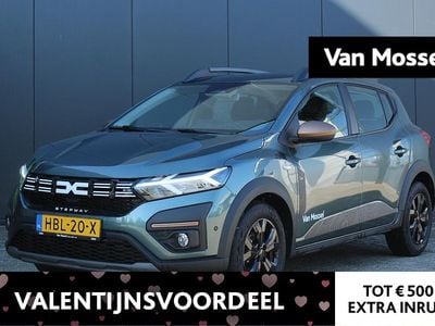 Groen Occasion 2025 Dacia Sandero Extreme Hatchback | € 24.935 (Duur)