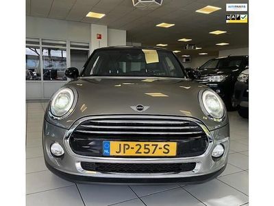 Grijs Gebruikt 2016 Mini Cooper Business Hatchback | € 15.900 (Iets duurder)