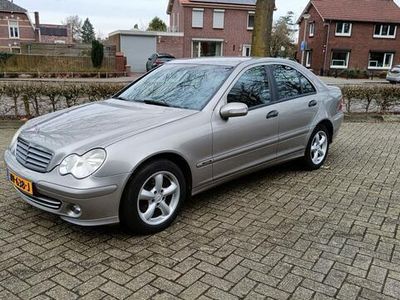 Mercedes C200