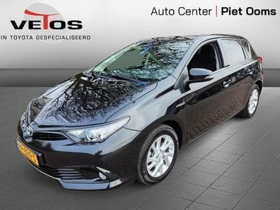 Zwart (metallic) Occasion 2018 Toyota Auris Hybrid Hatchback | € 16.450 (Eerlijke prijs)