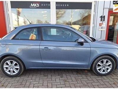 Blauw (metallic) Gebruikt 2011 Audi A1 Attraction Hatchback | € 6.950 (Eerlijke prijs)