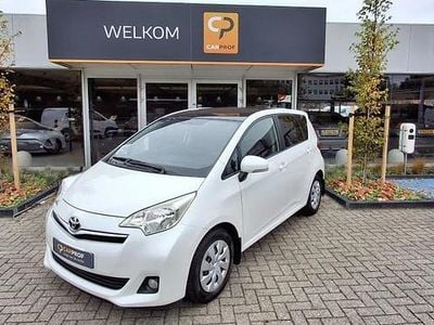 Wit (metallic) Occasion 2012 Toyota Verso-S MPV | € 7.250 (Eerlijke prijs)