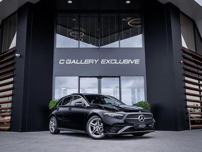 Zwart Occasion 2024 Mercedes A180 AMG line Hatchback | € 35.495 (Eerlijke prijs)