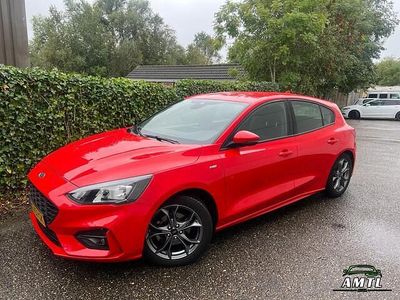 Rood Occasion 2019 Ford Focus Hatchback | € 22.900