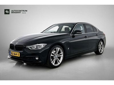 Zwart Occasion 2016 BMW 330 Executive Sedan | € 13.495 (Eerlijke prijs)