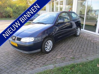 Blauw (metallic) Occasion 2000 Seat Ibiza Stella Hatchback | € 1.460