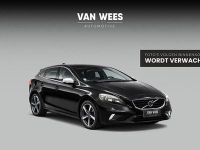 Zwart Occasion 2016 Volvo V40 R-Design Hatchback | € 11.950 (Goede deal)
