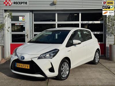 Wit Occasion 2017 Toyota Yaris Hatchback | € 12.950 (Eerlijke prijs)