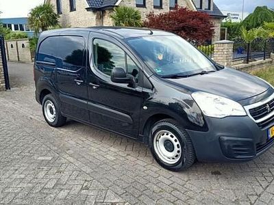Zwart Gebruikt 2017 Peugeot Partner MPV | € 11.750 (Eerlijke prijs)