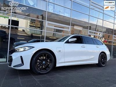 Occasion BMW 330 Executive 184 PK (135 kW) 2022 Wit Stationwagen