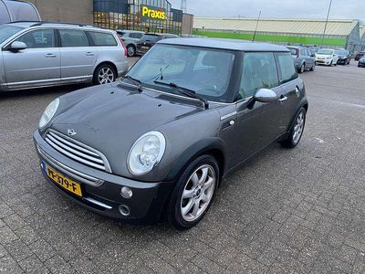 Grijs Occasion 2006 Mini Cooper Hatchback | € 3.650 (Eerlijke prijs)