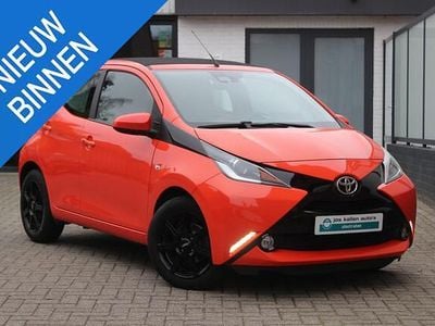 Occasion Toyota Aygo X-wave 69 PK (50 kW) 2015 Oranje Hatchback