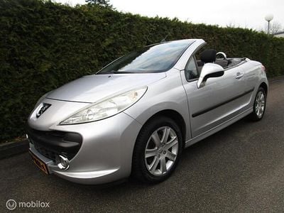 Grijs (metallic) Gebruikt 2009 Peugeot 207 CC Cabriolet | € 5.950