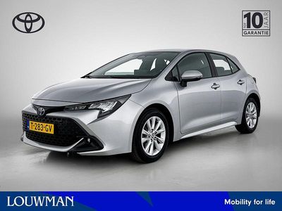 Grijs metallic Occasion 2023 Toyota Corolla Hybrid Active Hatchback | € 26.900 (Eerlijke prijs)