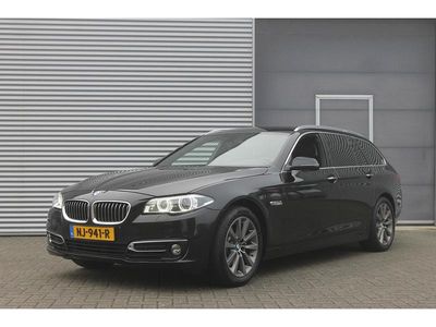 Zwart (metallic) Gebruikt 2017 BMW 520 Luxury Line Stationwagen | € 14.999 (Goede deal)