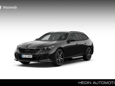 Zwart Nieuw 2026 BMW i5 Comfort Edition Stationwagen | € 91.035 (Duur)