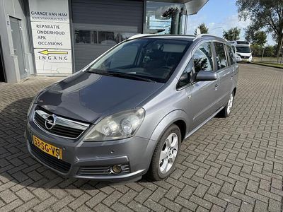 Grijs Occasion 2006 Opel Zafira Cosmo MPV | € 1.990 (Goede deal)