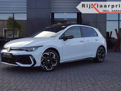 Wit Occasion 2025 VW Golf VIII Style Hatchback | € 41.950 (Duur)