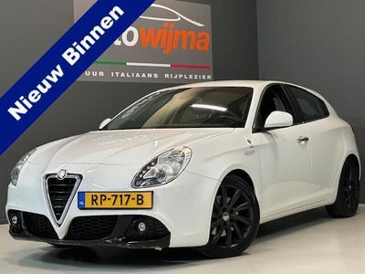 tweedehands Alfa Romeo Giulietta 1.4 Turbo 170pk Leder, Xenon, volledig Billstein onderstel Raggazon demper, cruise control, keurig onderhouden!