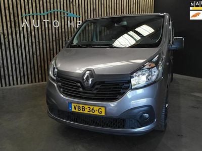 Grijs (metallic) Occasion 2019 Renault Trafic MPV | € 14.950 (Eerlijke prijs)