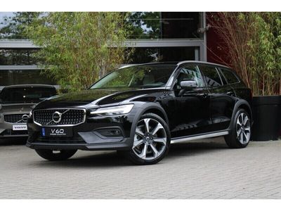 tweedehands Volvo V60 CC B5 AWD Ultimate | Harman/Kardon | Stoelventilatie en -massage | Schuifdak | Pilot Assist | Keyless | 20" velgen