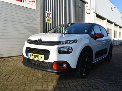 Wit (metallic) Gebruikt 2017 Citroën C3 PureTech Hatchback | € 10.950 (Iets duurder)