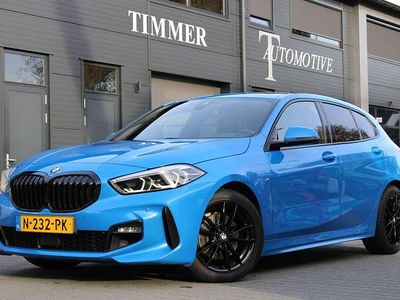 Blauw (metallic) Gebruikt 2020 BMW 118 Executive Hatchback | € 21.950 (Eerlijke prijs)