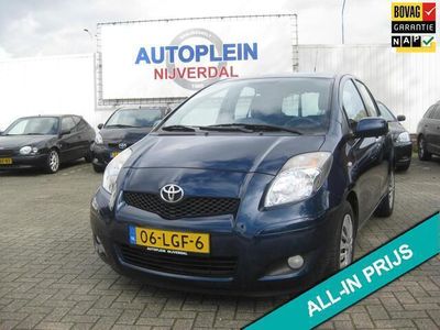 tweedehands Toyota Yaris 1.3 VVTi Aspiration pittige maar ook zuinige in Nederland nieuw geleverde auto met volautomatische airco!