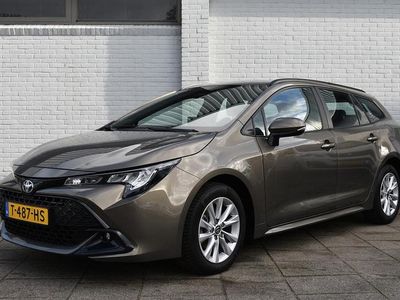Bruin Gebruikt 2023 Toyota Corolla Active Stationwagen | € 24.999 (Eerlijke prijs)