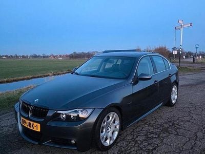 Grijs Occasion 2005 BMW 330 Sedan | € 8.000 (Goede deal)