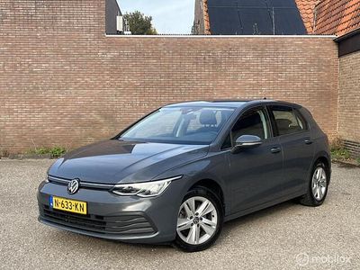 Grijs Gebruikt 2021 VW Golf VIII Life Hatchback | € 18.990 (Eerlijke prijs)