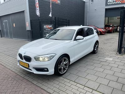Wit Gebruikt 2015 BMW 116 Sport Line Hatchback | € 8.999 (Eerlijke prijs)