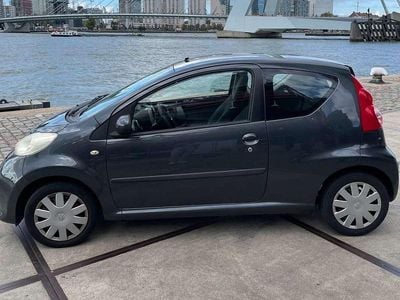 Grijs Gebruikt 2006 Peugeot 107 Hatchback | € 2.100 (Eerlijke prijs)