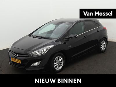 tweedehands Hyundai i30 1.6 GDI i-Motion Plus | NAVIGATIE | CRUISE CONTROL | CLIMATE CONTROL | PARKEERSENSOREN ACHTER | LED DAGRIJVERLICHTING |