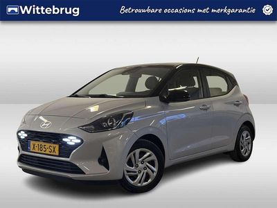 Grijs Occasion 2024 Hyundai i10 Premium Hatchback | € 15.425 (Eerlijke prijs)