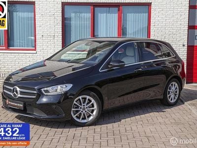 Zwart Gebruikt 2022 Mercedes B250e Luxury MPV | € 26.950 (Eerlijke prijs)