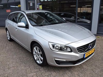 Grijs Gebruikt 2017 Volvo V60 Kinetic Stationwagen | € 17.950 (Iets duurder)