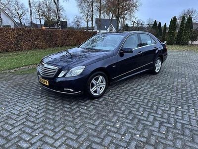 Blauw Occasion 2009 Mercedes E220 Elegance Sedan | € 6.250 (Eerlijke prijs)