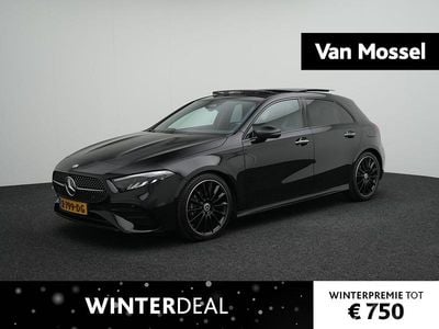 Zwart Occasion 2023 Mercedes A180 AMG line Hatchback | € 28.900 (Eerlijke prijs)