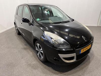 Zwart Gebruikt 2011 Renault Scénic III Bose Edition MPV | € 4.450 (Eerlijke prijs)