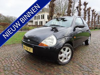 Zwart (metallic) Gebruikt 2006 Ford Ka Futura Hatchback | € 1.295 (Eerlijke prijs)
