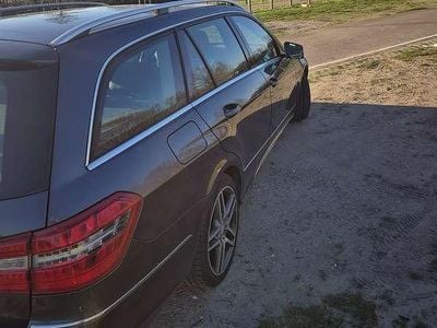 Grijs Gebruikt 2012 Mercedes E200 Stationwagen | € 12.500 (Eerlijke prijs)