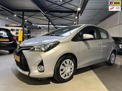 Grijs Gebruikt 2016 Toyota Yaris Hybrid Limited Hatchback | € 9.999 (Super prijs)
