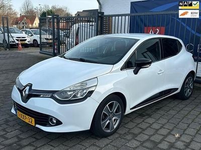 Wit Occasion 2014 Renault Clio IV Night&Day Hatchback | € 4.488 (Eerlijke prijs)